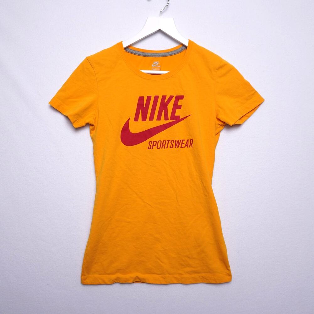 Nike Sportswear‎ Yellow T-shirt Red Logo Big Swoosh Size M